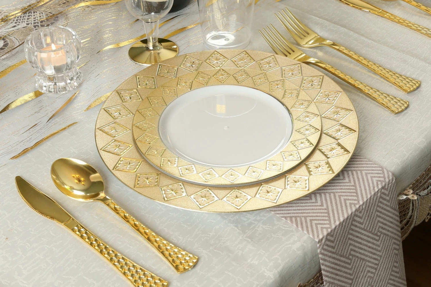 Coupon π Posh Setting 100 Piece White and Gold Round Plastic Dinnerware and Silverware Value Set (20 Servings) - Imperial π 4 Coupon π Posh Setting 100 Piece White and Gold Round Plastic Dinnerware and Silverware Value Set (20 Servings) - Imperial π - Image 2