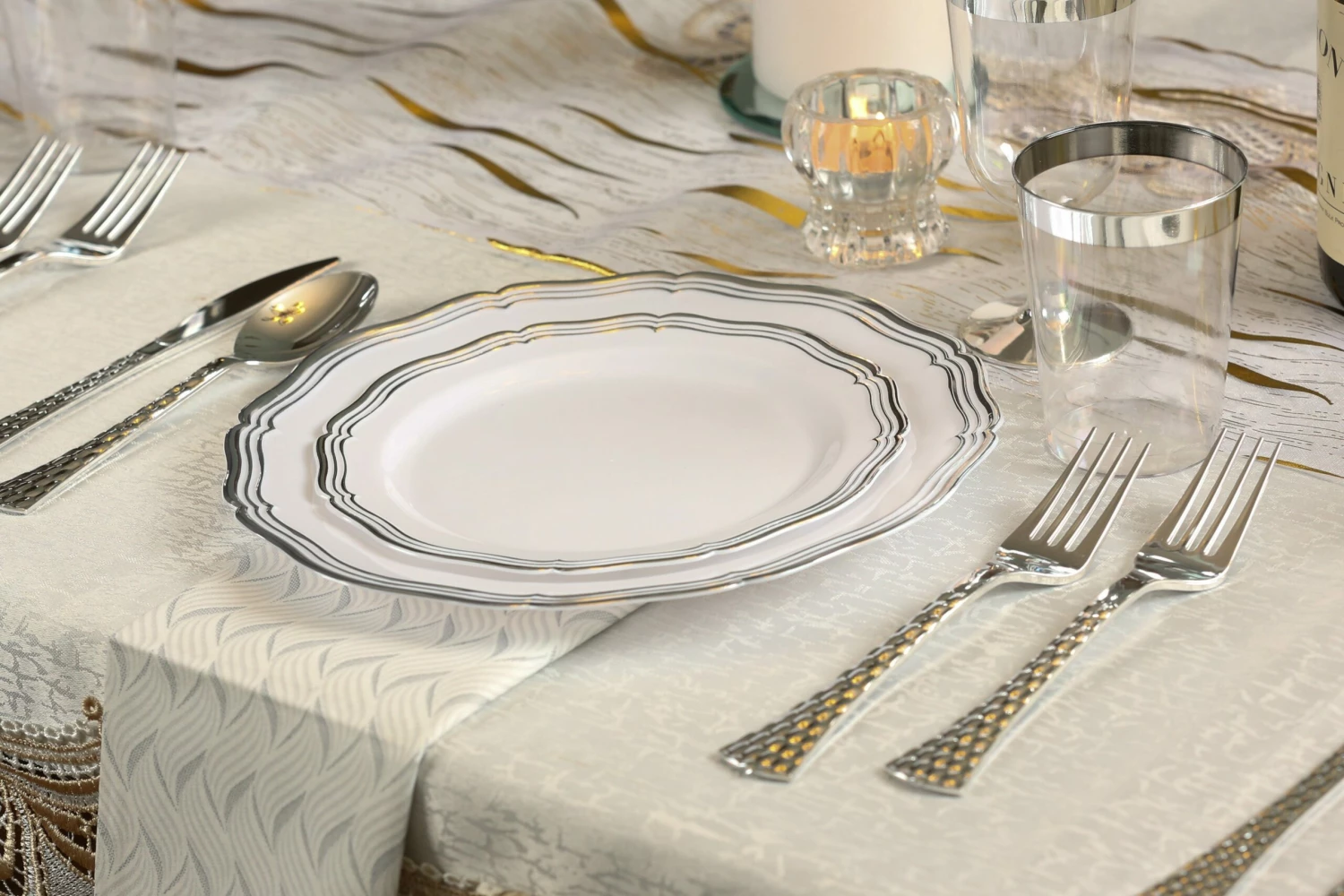 Best Sale 🥰 Posh Setting White and Gold/Silver Round Plastic Wedding Value Set (120 Servings) - Aristocrat ✔️ 4 Best Sale 🥰 Posh Setting White and Gold/Silver Round Plastic Wedding Value Set (120 Servings) - Aristocrat ✔️ - Image 2