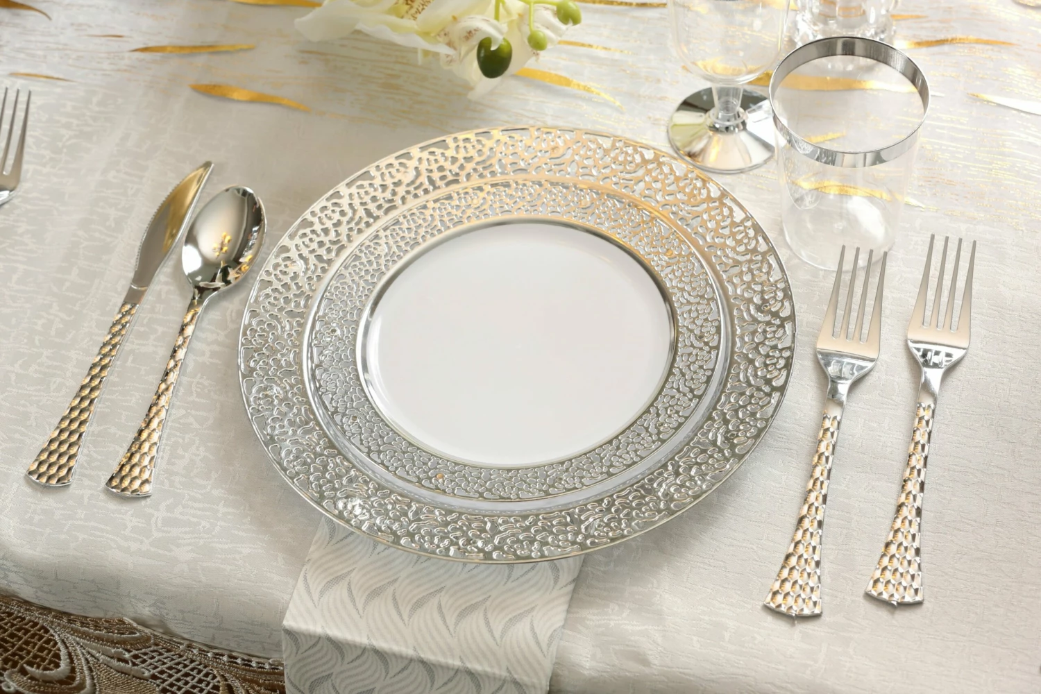 Deals ✨ Posh Setting 100 Piece White and Silver Round Plastic Dinnerware and Silverware value set (20 Servings) - Lace ⭐ 4 Deals ✨ Posh Setting 100 Piece White and Silver Round Plastic Dinnerware and Silverware value set (20 Servings) - Lace ⭐ - Image 2