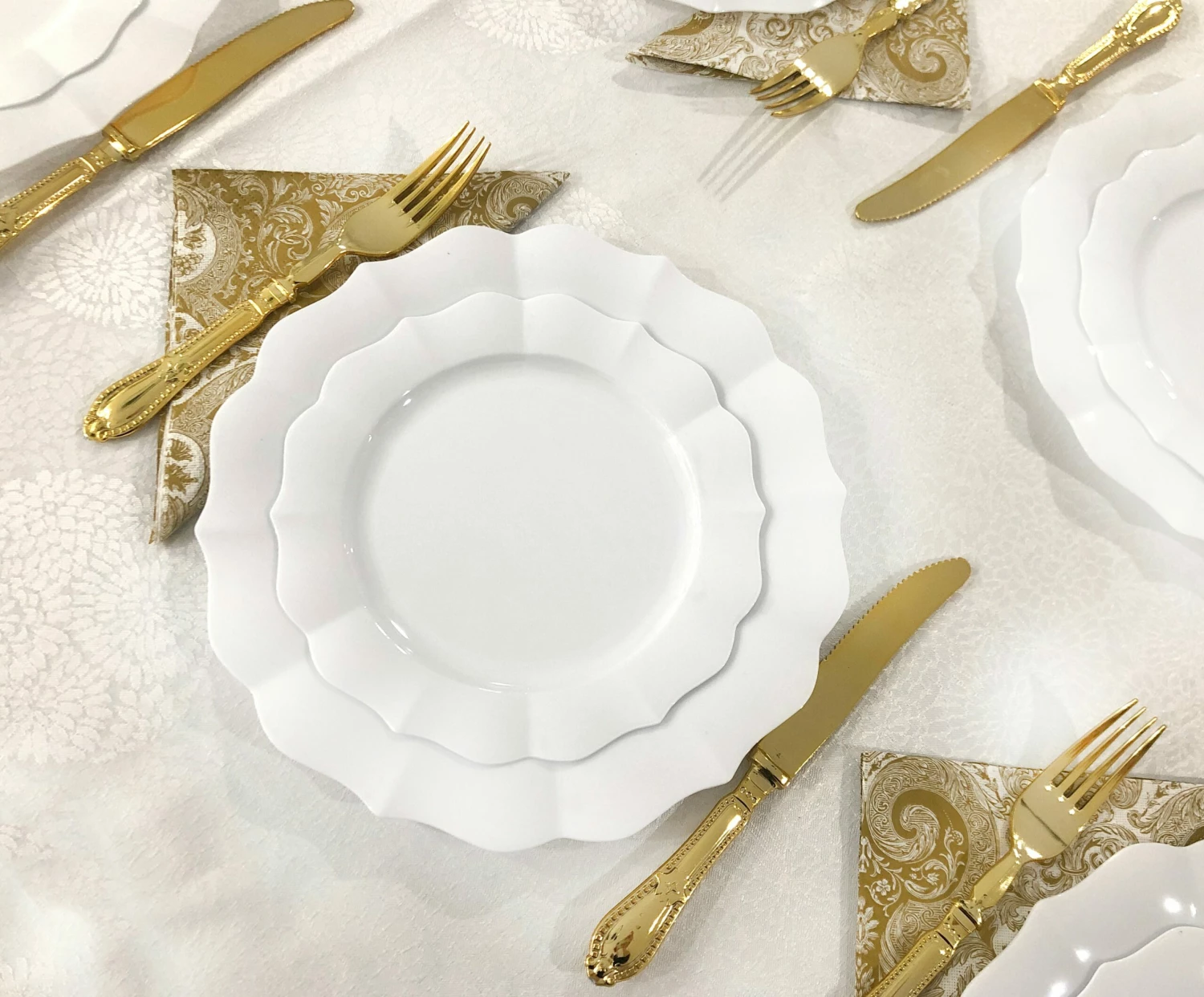 Best Pirce 🔔 Posh Setting 40 Pack White Round Plastic Dinnerware Value Set (20 Guests) - Scalloped 🧨 5 Best Pirce 🔔 Posh Setting 40 Pack White Round Plastic Dinnerware Value Set (20 Guests) - Scalloped 🧨 - Image 3